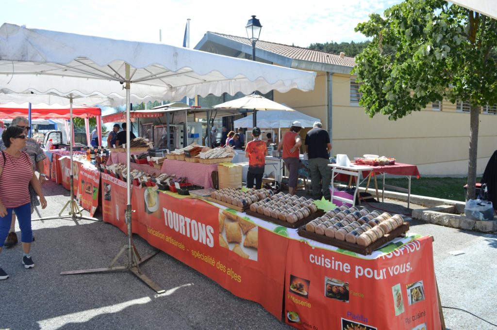 Stand de tourton à Peyroules