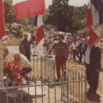 Dépot de gerbe au monument aux morts dans les années 80