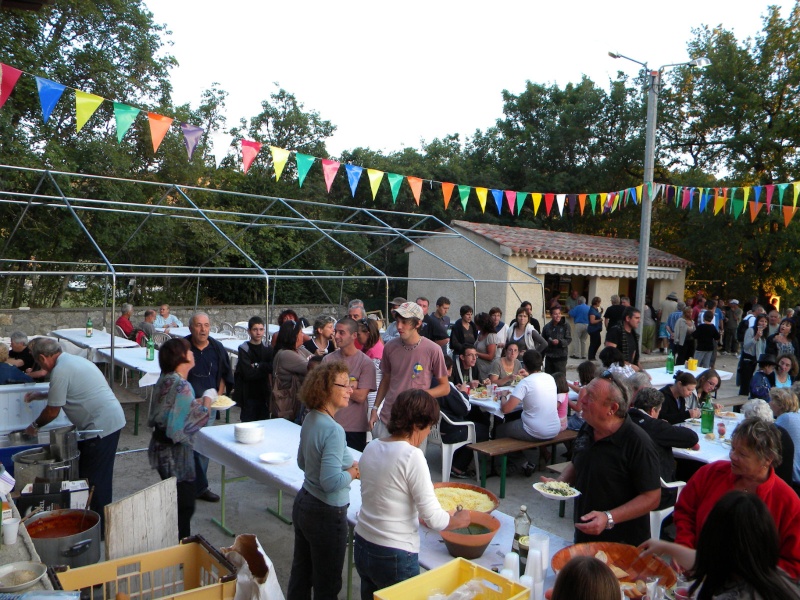 Soirée pâtes en 2010 organisé par le comité des fêtes de Peyroules